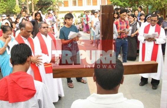 Christians observe Good Friday Christians observe Good Friday